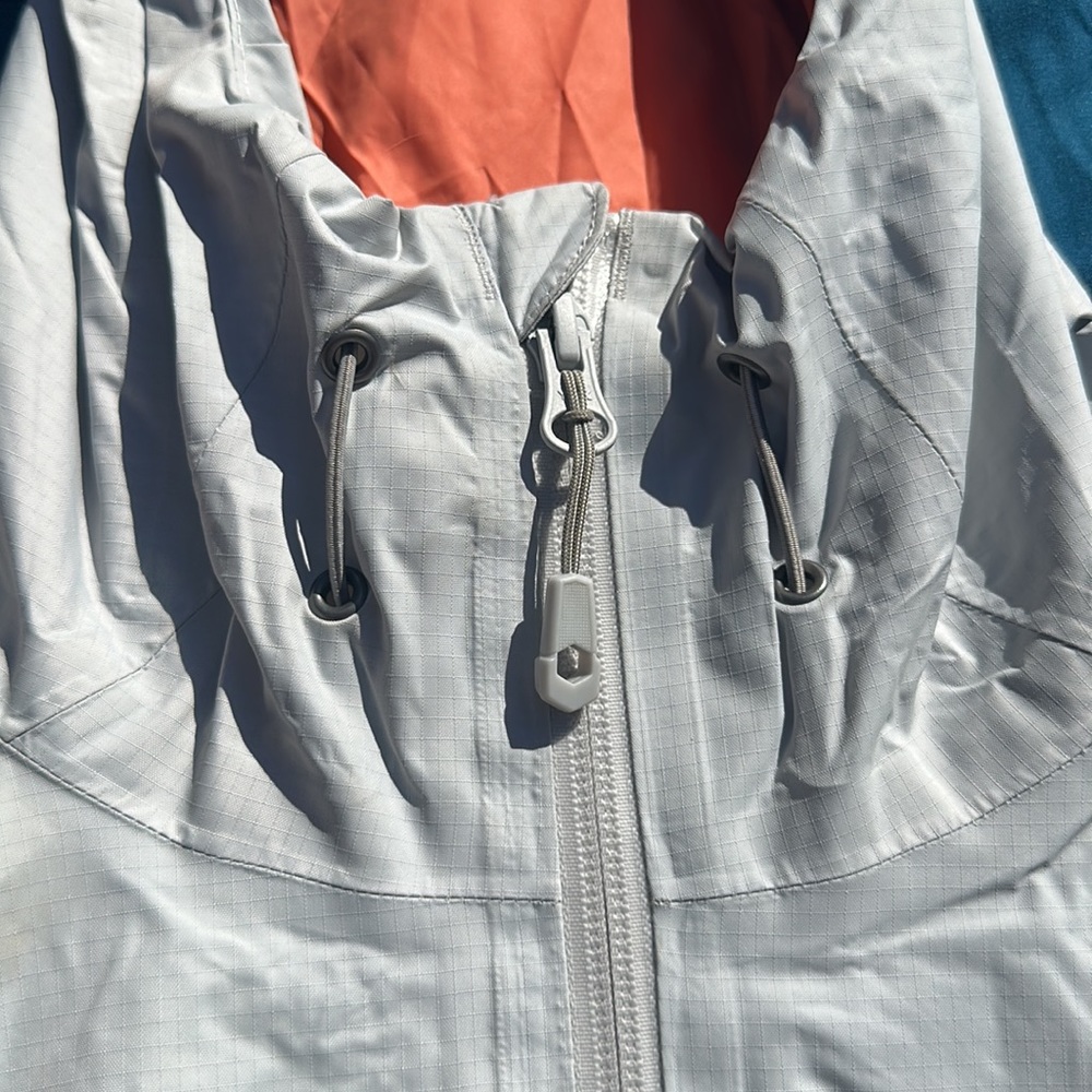 Mountain Hardware Outer Shell Rain Jacket White W… - image 5